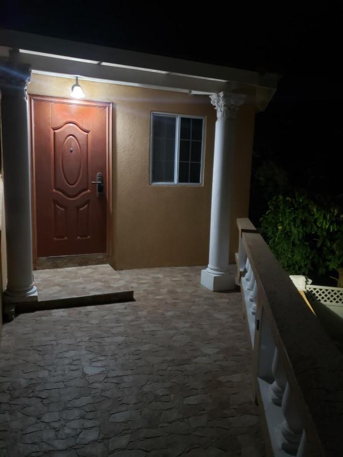 Irie Hideaway - Private Studio In Gated Community --Caribbean Estates, Portmore Exterior photo